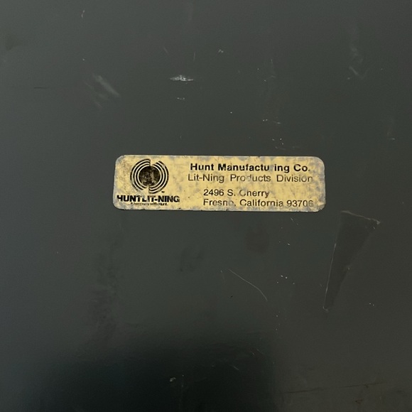 Two cash boxes good for small events light gray has key dark gray good latch - Picture 9 of 9